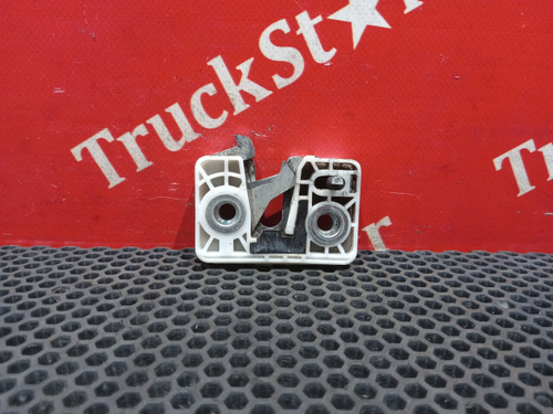 Замок двери правой 2019г.