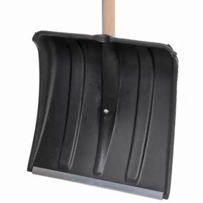 Лопата снеговая пластиковая 380*365 мм, с алюм.планкой, с дер.черенком и V-ручкой, d=32