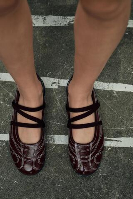 ZARA БАЛЕТКИ НА ПЛОСКОЙ ПОДОШВЕ, ГРАНАТОВЫЙ
