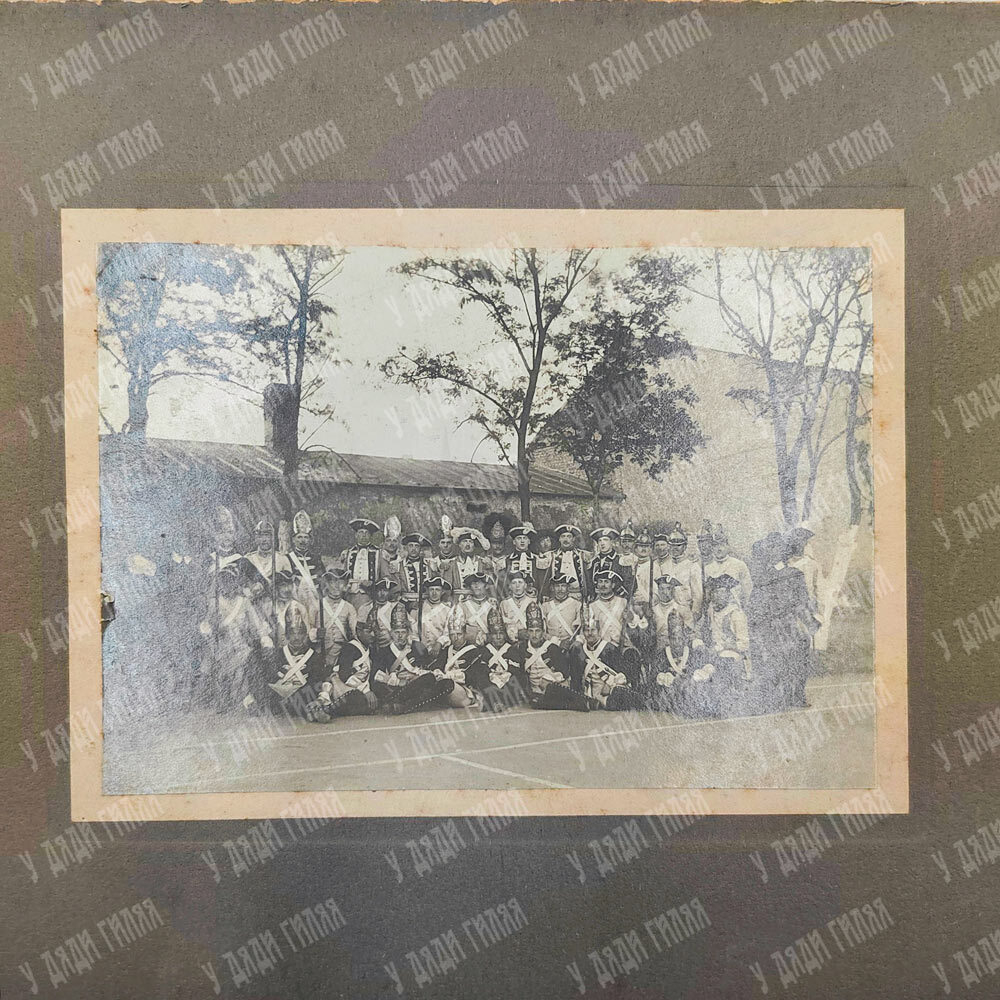 Коллективное фото в военной форме. Австрия. ХХ век.