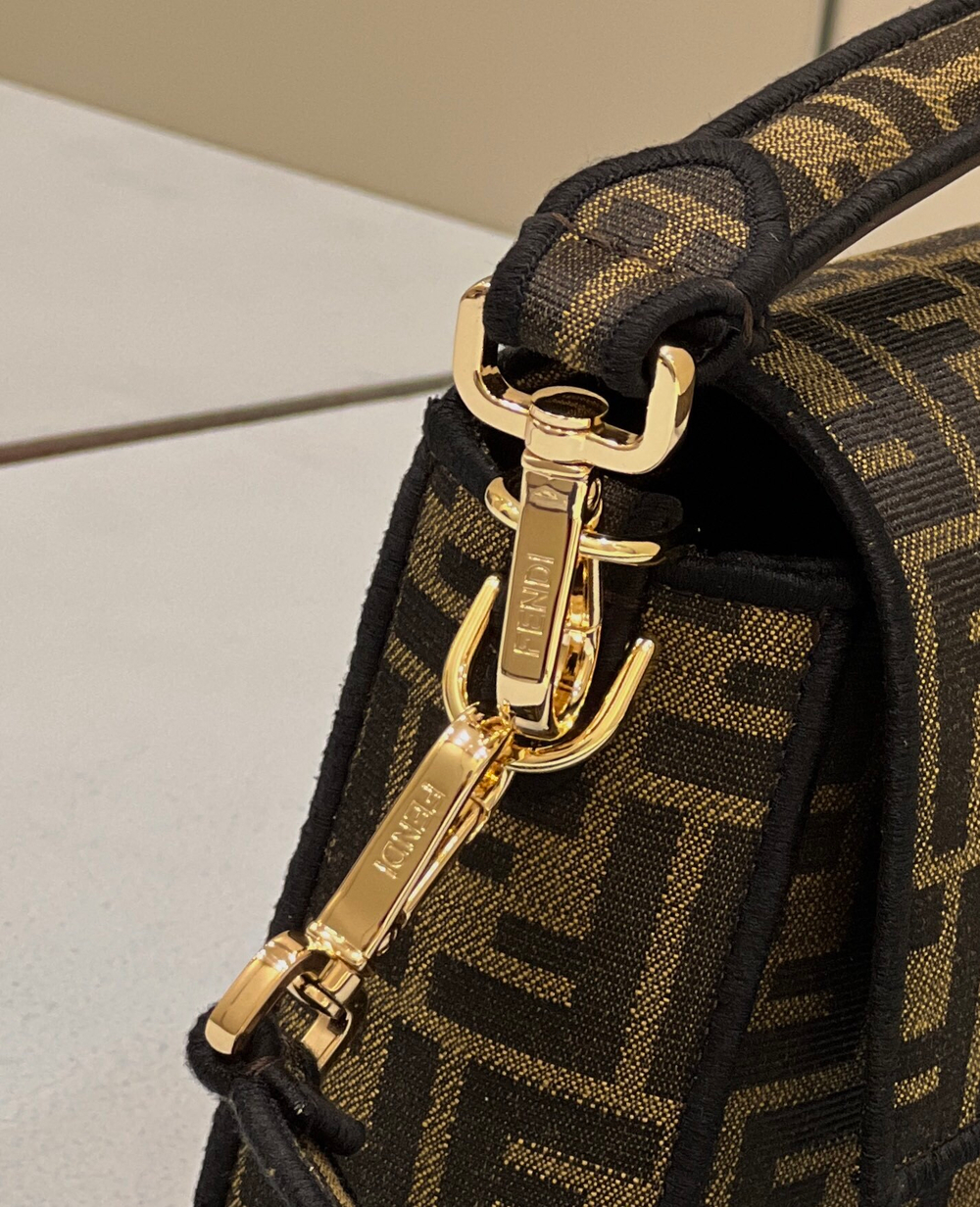 Fendi Baguette 27 cm