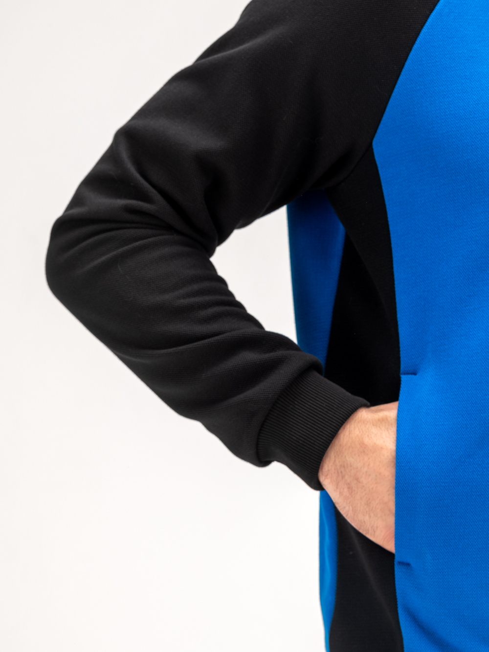 Костюм мужской спортивный. Синий/черный