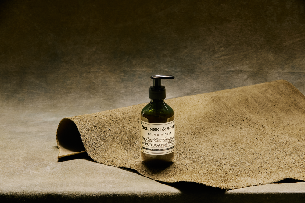 Жидкое мыло-скраб Розовый Перец, Элеми, Корица, Кожа