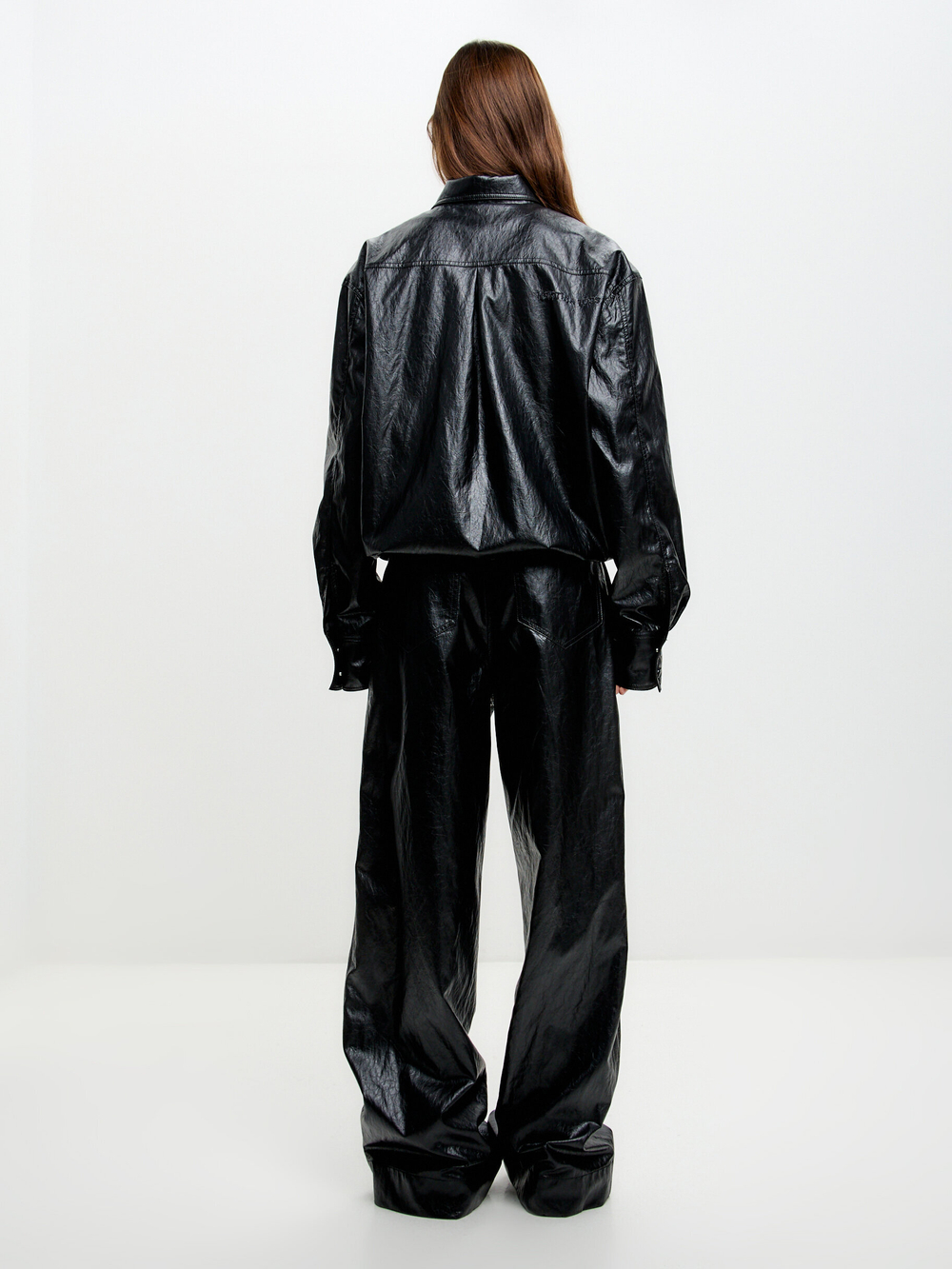 Брюки из экокожи UNI