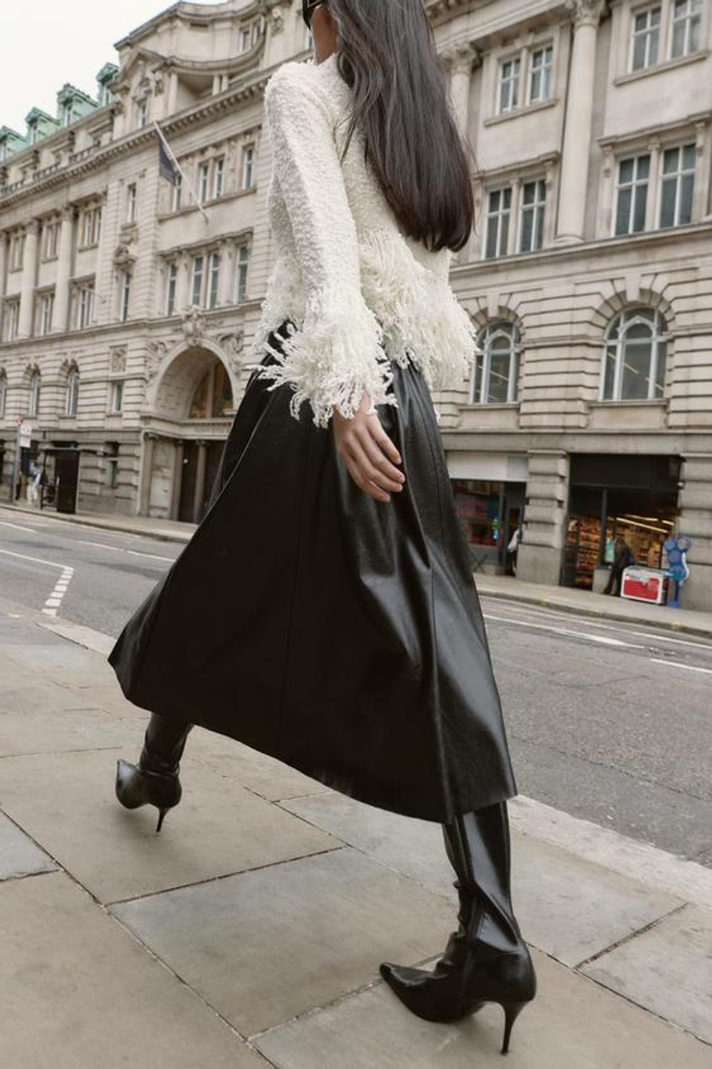 ZARA ЮБКА МИДИ С ИСКУССТВЕННЫМ КОЖАНЫМ ПОЯСОМ, ЧЕРНЫЙ