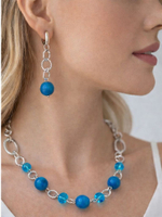 Комплект украшений из муранского стекла: колье, серьги