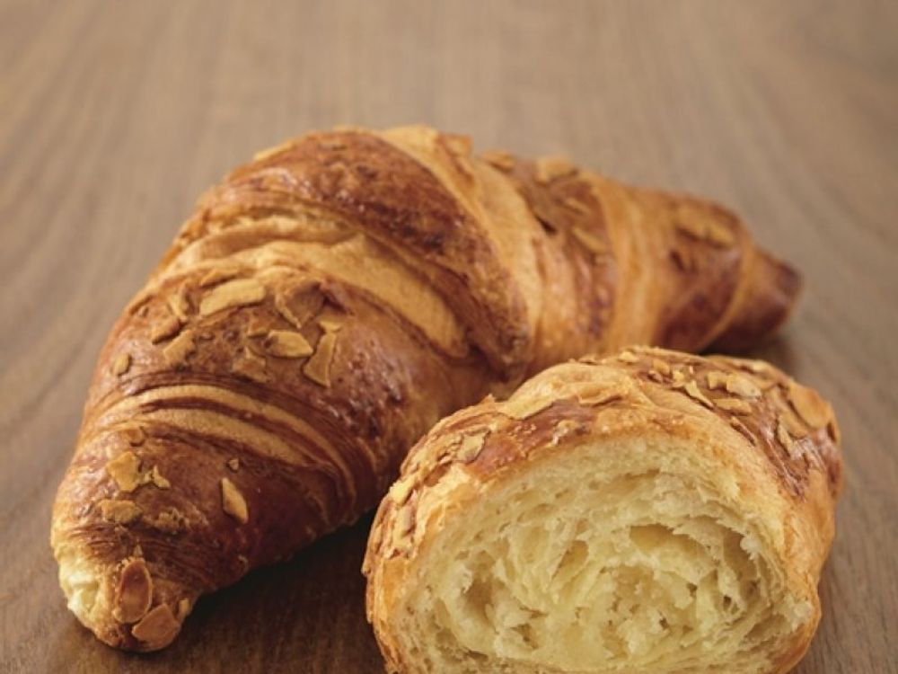Круассан с марципаном Delifrance