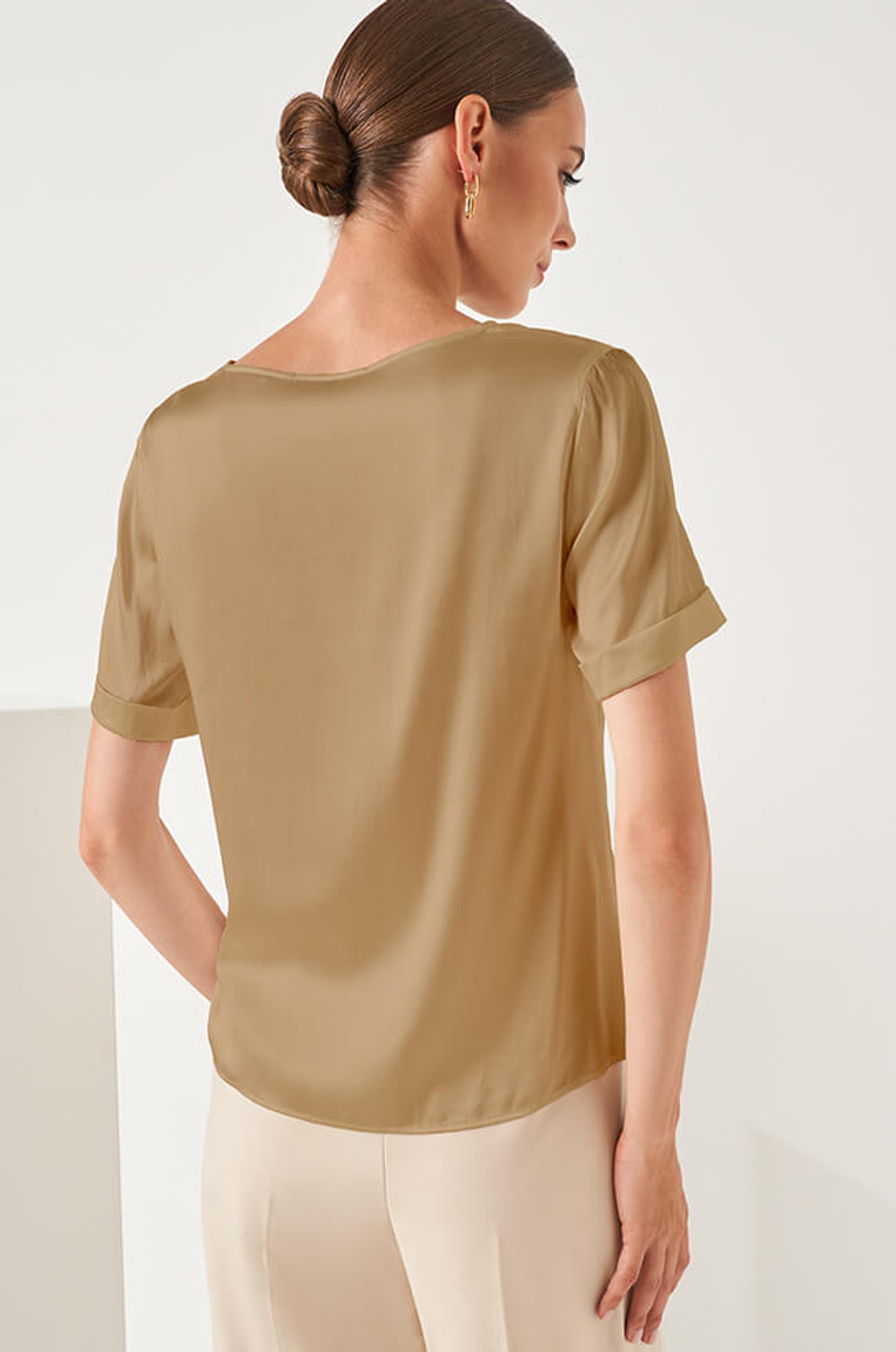 23061 Блузка женская (песочный)