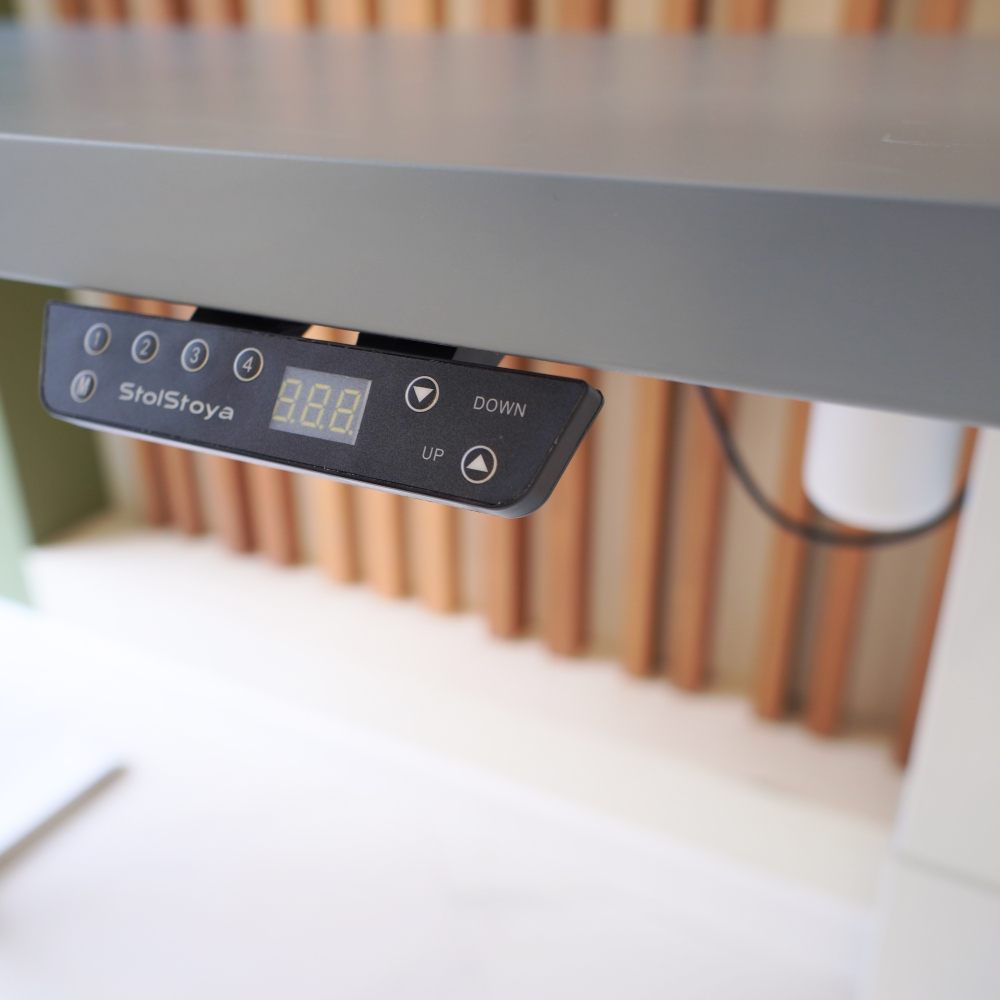 Регулируемый компьютерный стол Motor UP с регулировкой по высоте — столешница МДФ серый