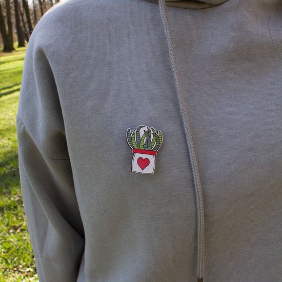 Значок деревянный (брошь)  Plant. Fire Pin