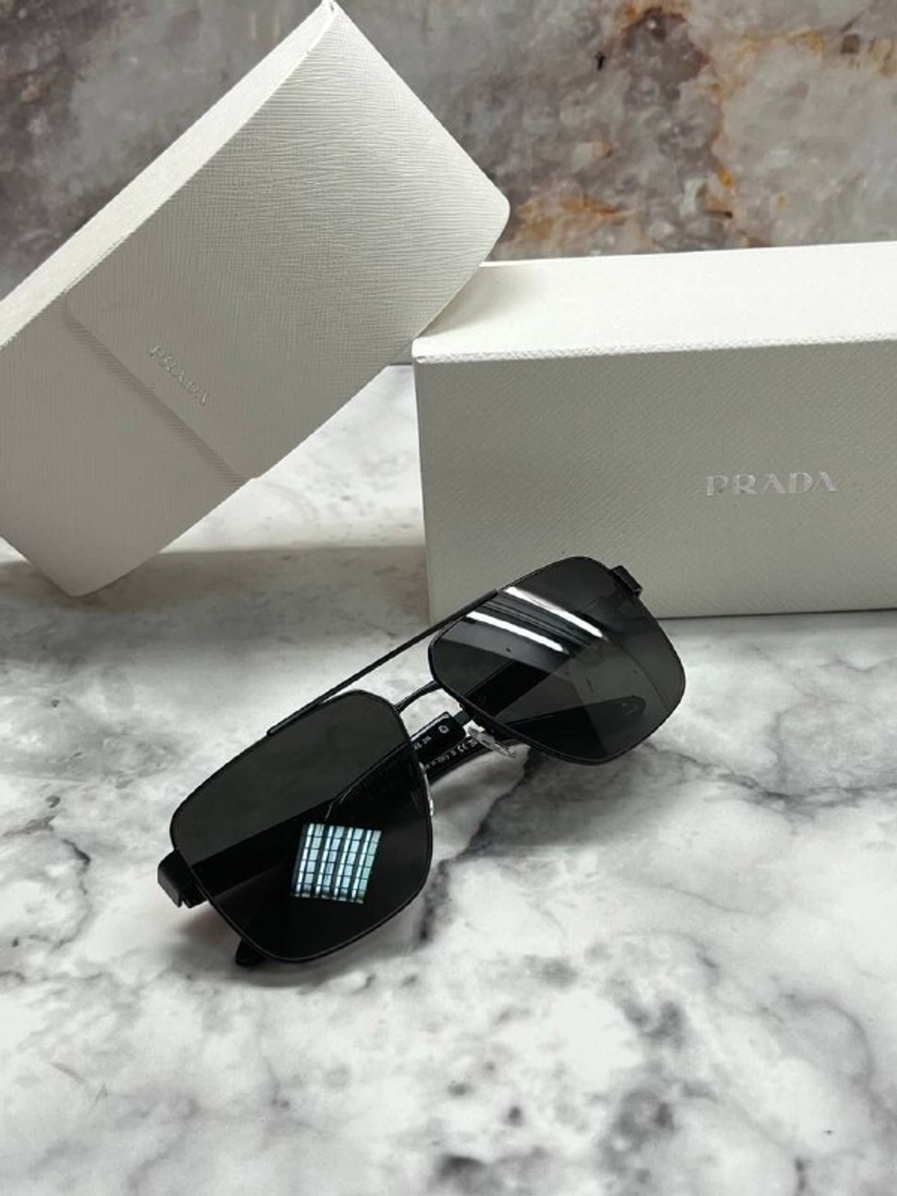 Очки Prada