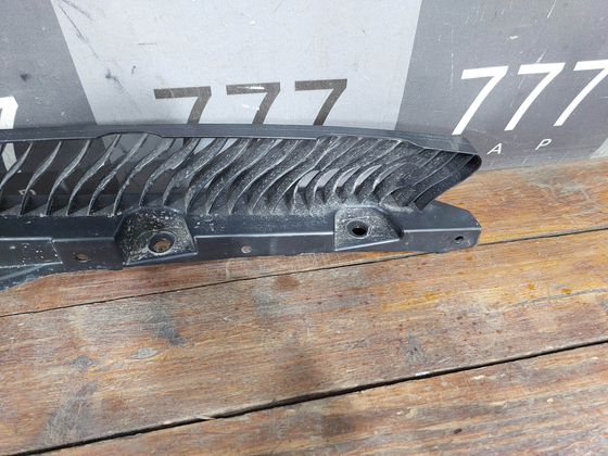 Кронштейн заднего бампера Volkswagen Tiguan 2 16-нв Б/У Оригинал 5NR807863