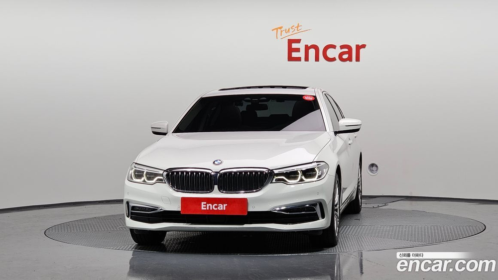 BMW 5 Series (G30) 520i Luxury (08.2020)