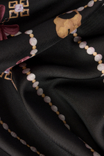 Платок из черного шелка с авторским принтом