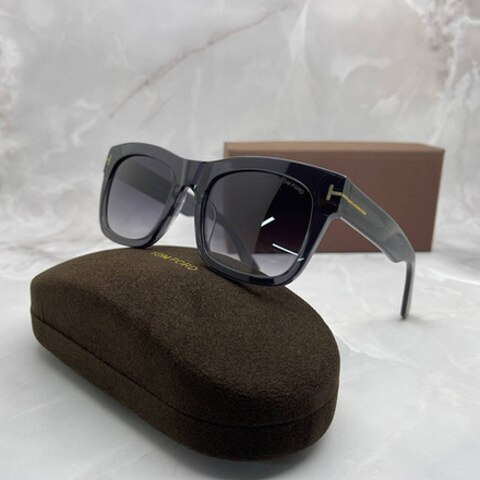 Солнцезащитные очки Tom Ford