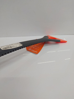 Щетка от снега и льда с мягкой распушенной щетиной + съемный скребок AirLine ABR11 (52 см)