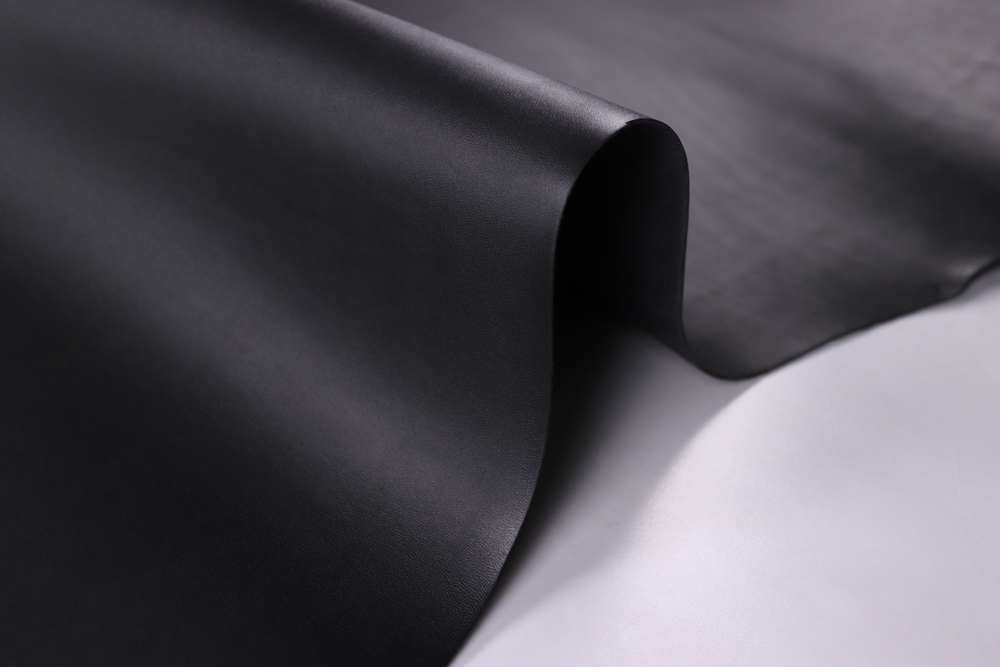 1,8-2,2 юфть черная барабанная + покрывное крашение под заказ (от 2000 дм²)