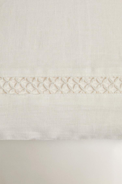 ZARA HOME ЛЬНЯНОЙ ЧЕХОЛ ДЛЯ ДЕКОРАТИВНОЙ ПОДУШКИ, ЖЕЛТОВАТО-БЕЛЫЙ