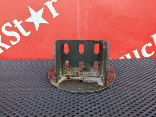 Кронштейн пневмоподушки верхний