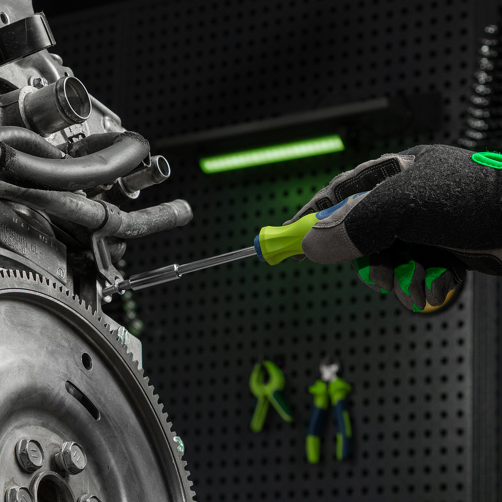 Набор инструментов, 1/2", 3/8", 1/4", пластиковый кейс 215 предм. Сибртех