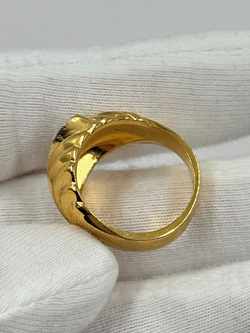 Кольцо с кристаллами