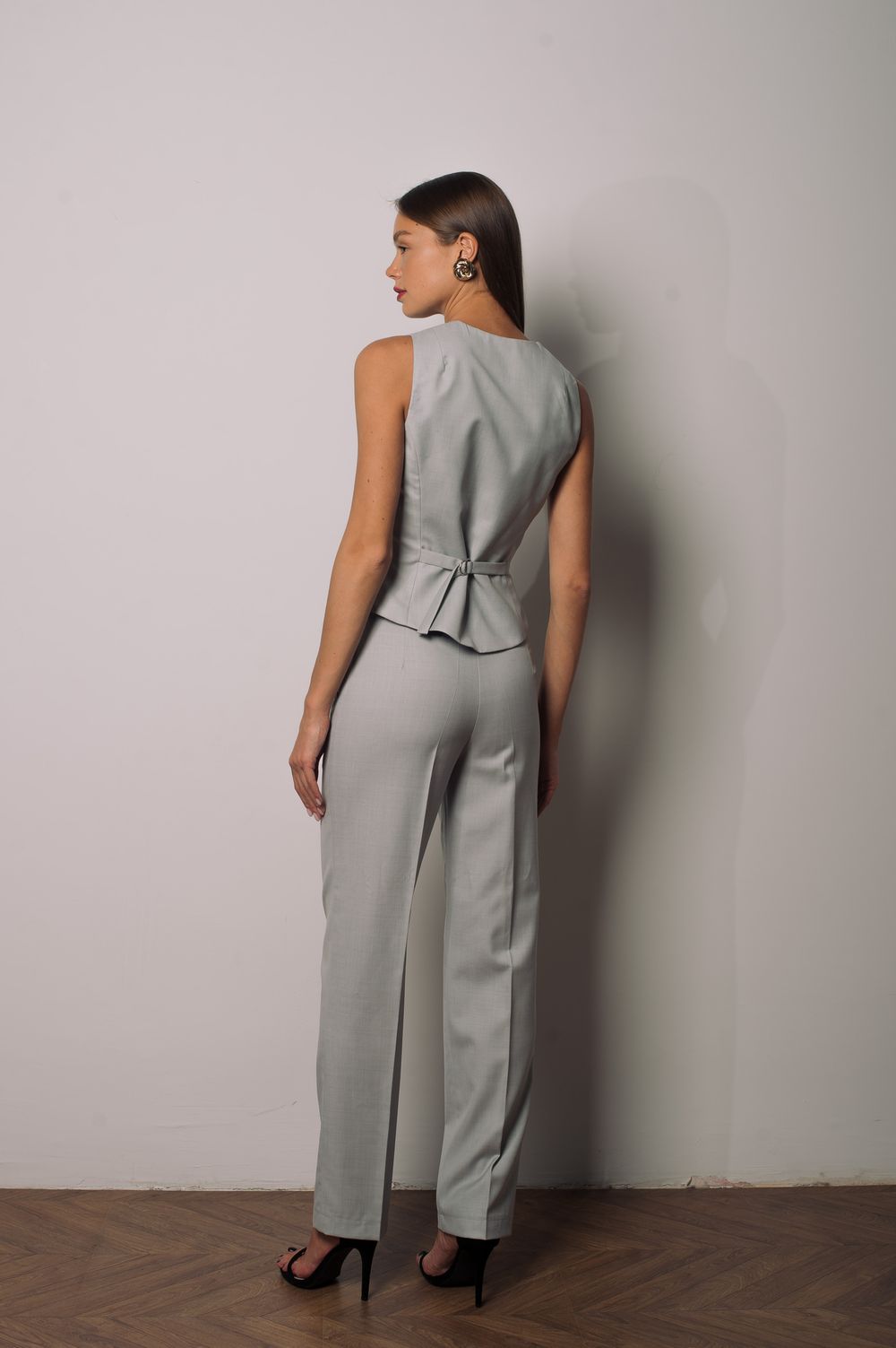 Женские брюки серые прямые из итальянской шерсти