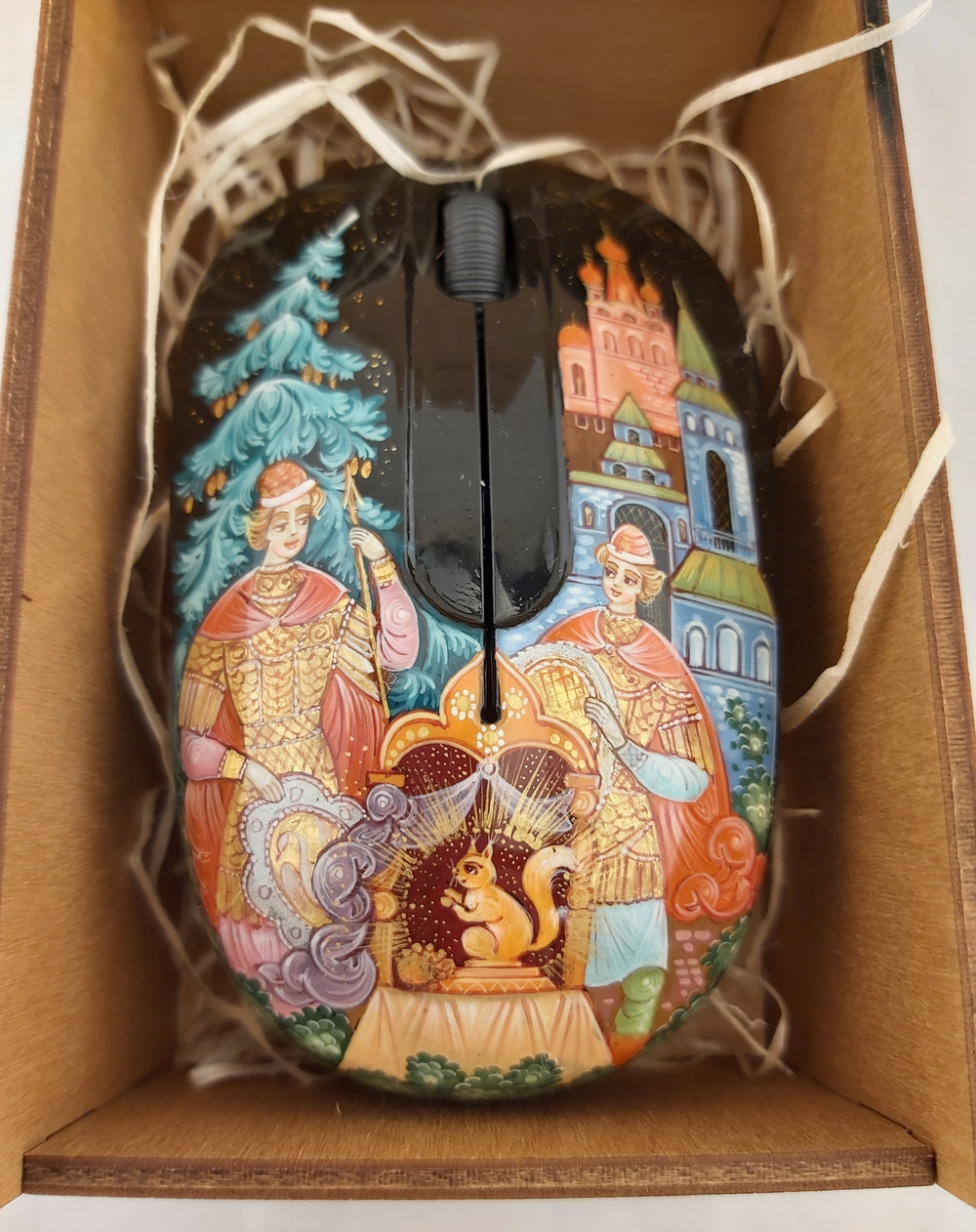 Мышь беспроводная с ручной росписью "Сказка о царе Салтане (Чудо-белка)" №3 худ. Котова