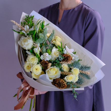 Нежный зимний букет с белыми розами #327