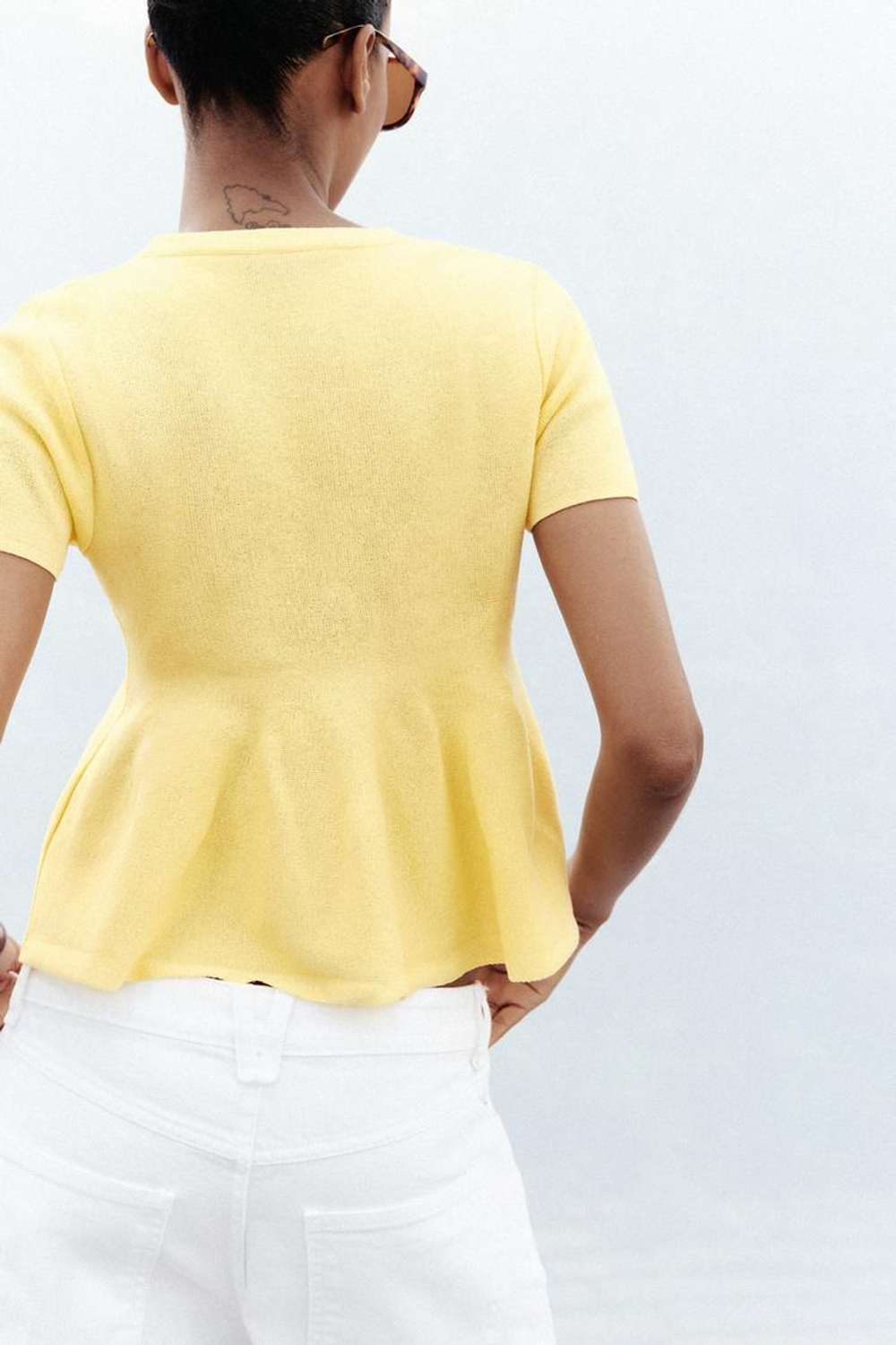 ZARA ТРИКОТАЖНЫЙ КАРДИГАН С БАСКОЙ, ЖЕЛТЫЙ