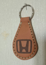 Автомобильный брелок из натуральной кожи с логотипом "HONDA" MLAB-07