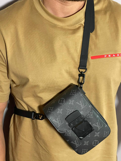 Сумка-мессенджер Louis Vuitton