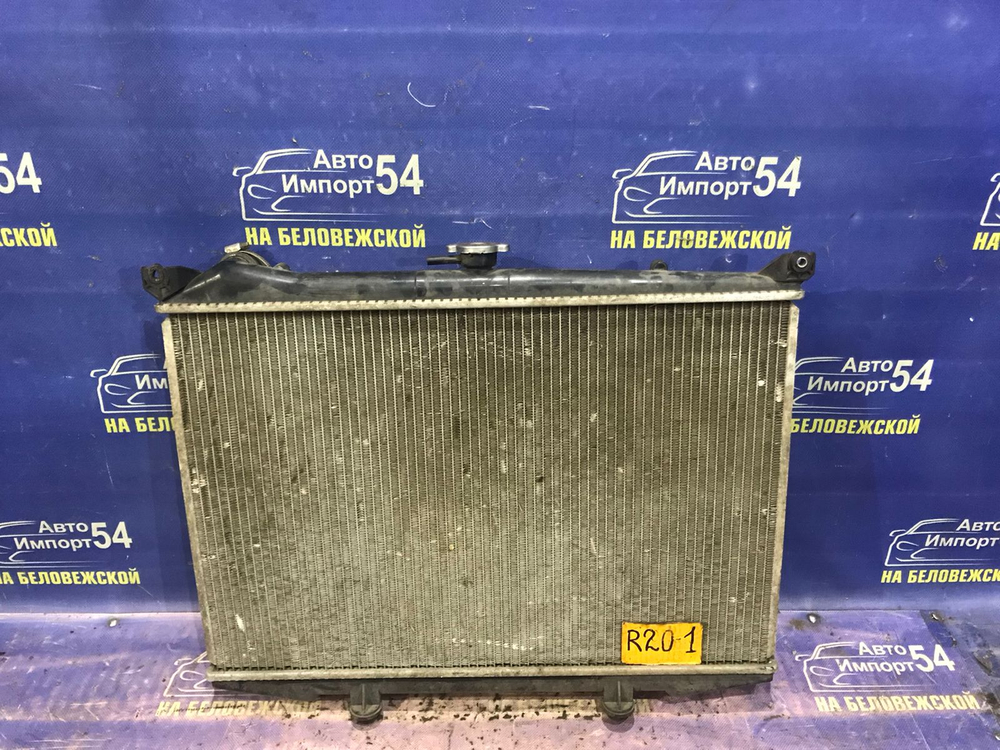 Радиатор двигателя NISSAN MISTRAL 1997