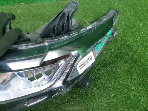 Фара левая Mitsubishi Outlander 3 (2015-н.в.) галоген