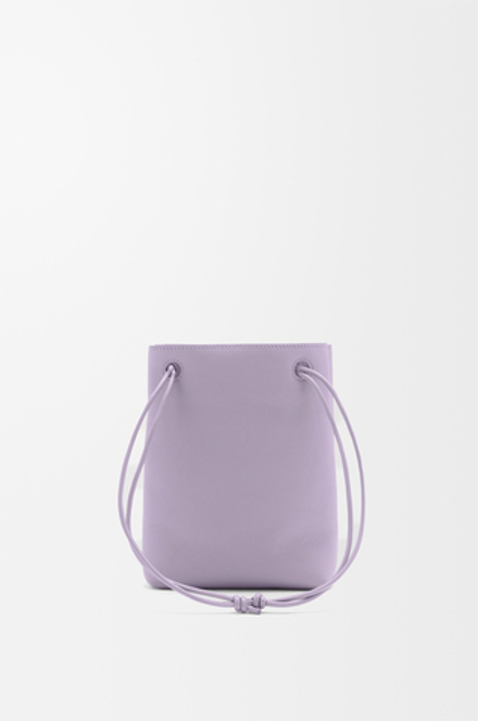 Loewe Сумка-мешок Pebble из гладкой телячьей кожи, сиреневый