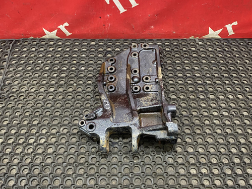 Кронштейн переднего бампера правый 2017г