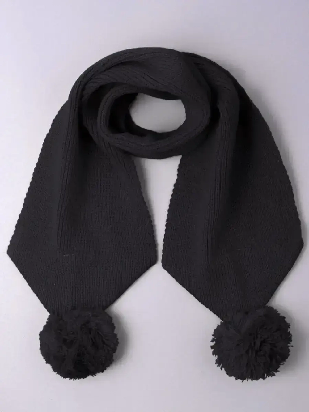 Шарф зимний вязаный с бубонами для детей