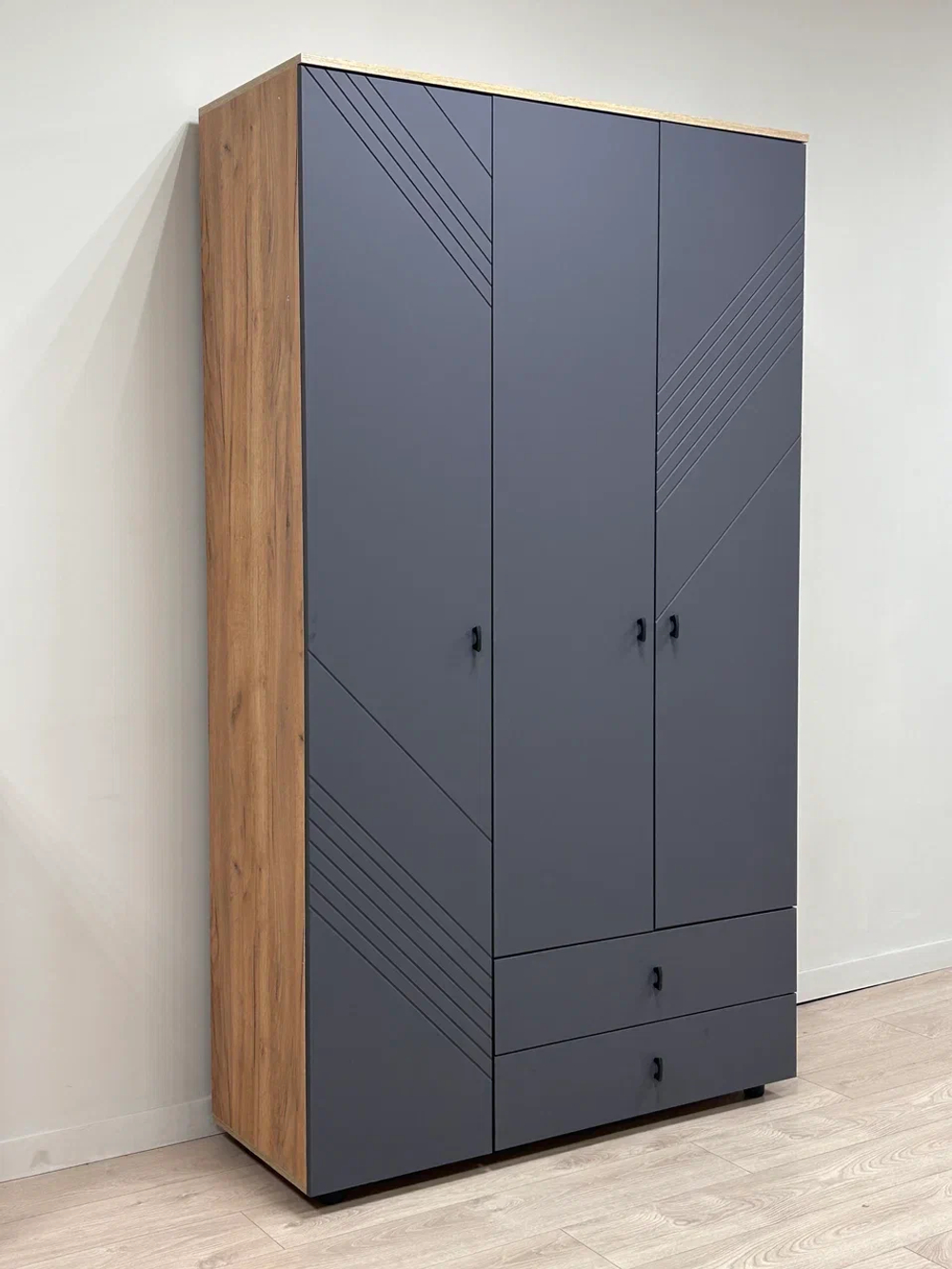 Шкаф 3-дверный с ящиками «Байкал» Графит 120 см