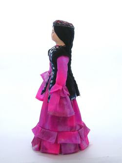 Кукла коллекционная в Казахском праздничном костюме.