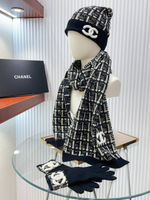 Комплект CHANEL (шарф + шапка + перчатки)