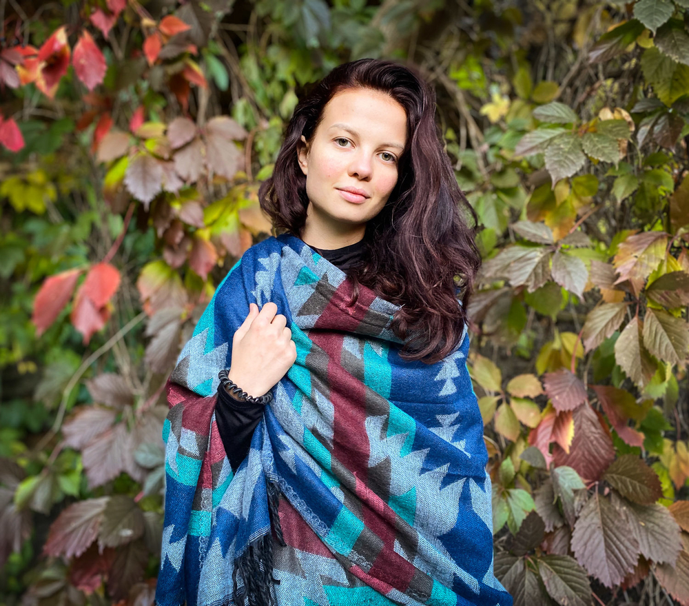 Палантин теплый с орнаментом Навахо