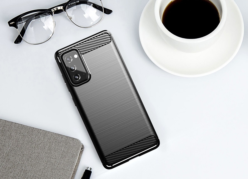 Мягкий чехол черного цвета под карбон на Samsung Galaxy S20 FE (Fan Edition), серия Carbon от Caseport