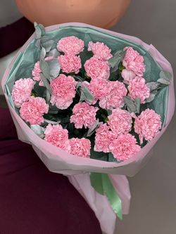 Диантусы с эвкалиптом