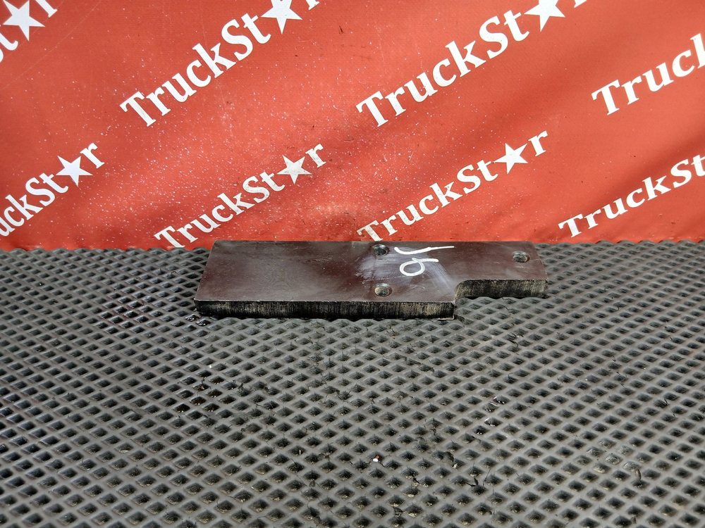 Кронштейн задней рессоры правый 2023г