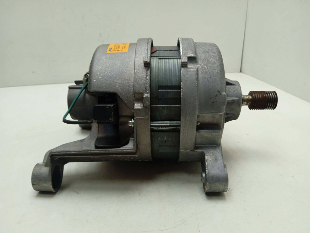 ZWP582 кт166 Двигатель 6 контактов для стиральной машины Zanussi ZWD7105 б/у