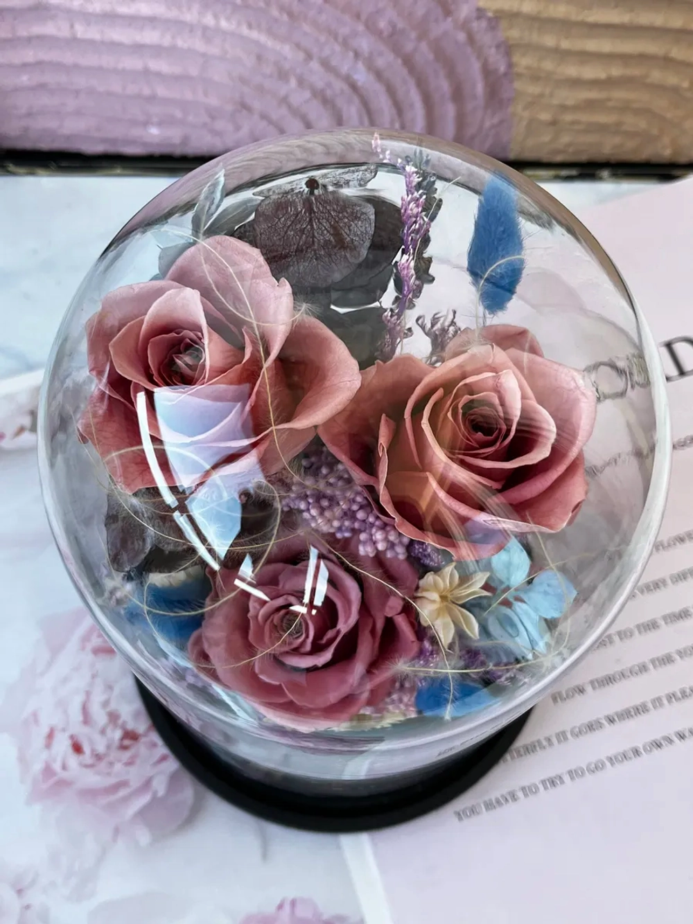 натуральные пионы в колбе