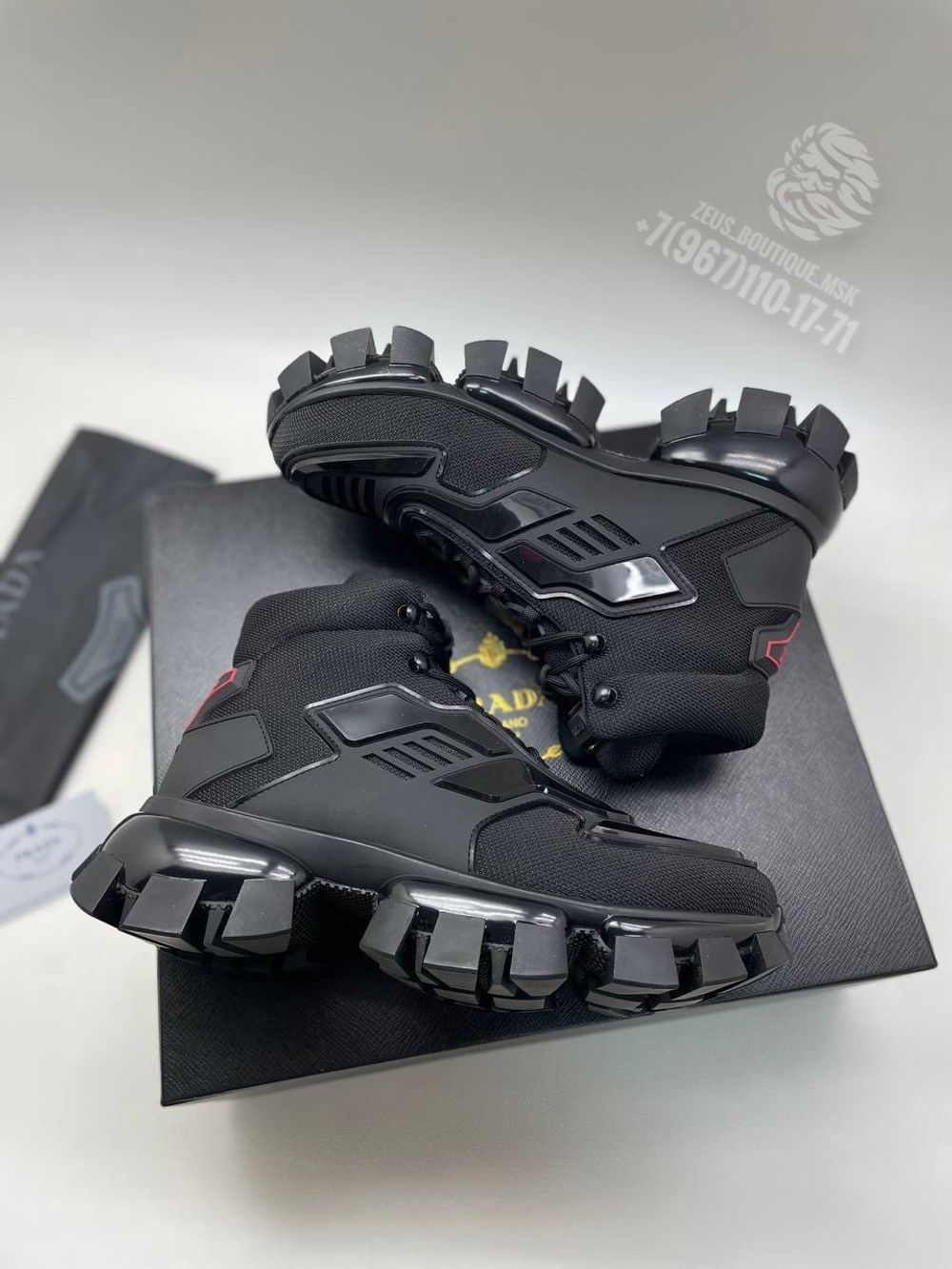 Кроссовки Prada