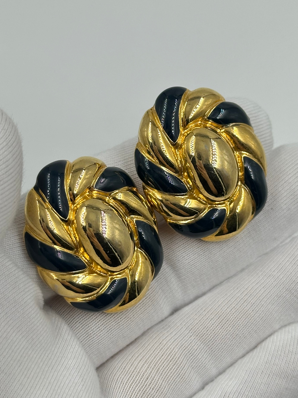 Клипсы с тёмно-синей эмалью