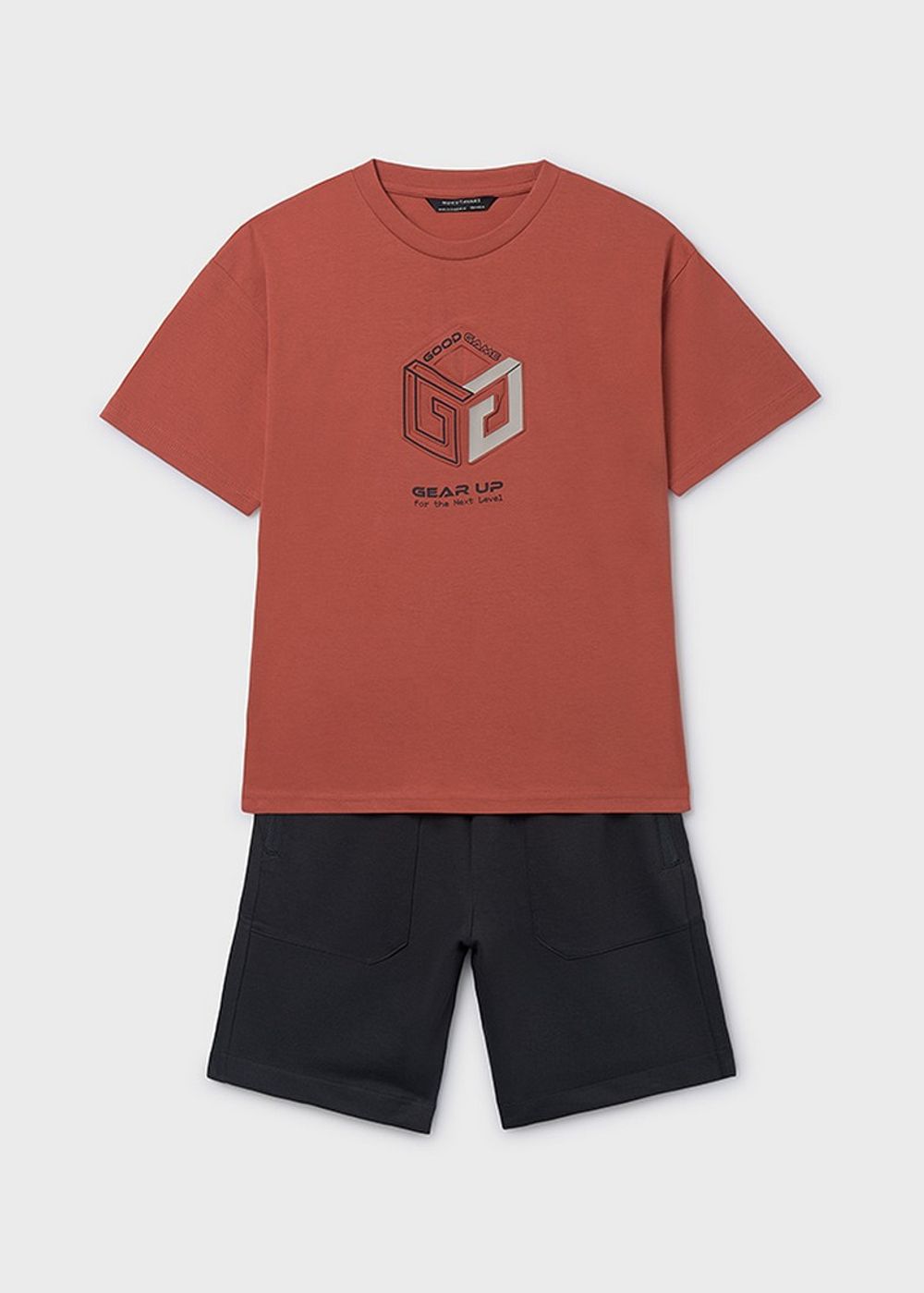 футболка с шортами