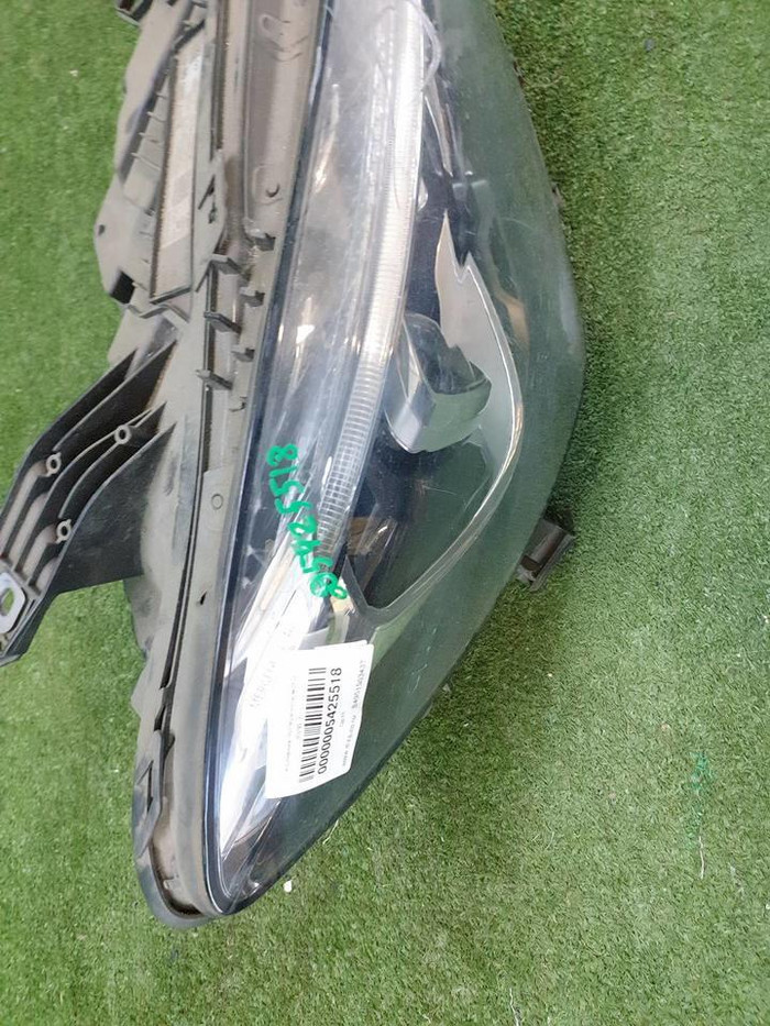 Фара правая Mercedes CLA C117 (2016-2019) LED