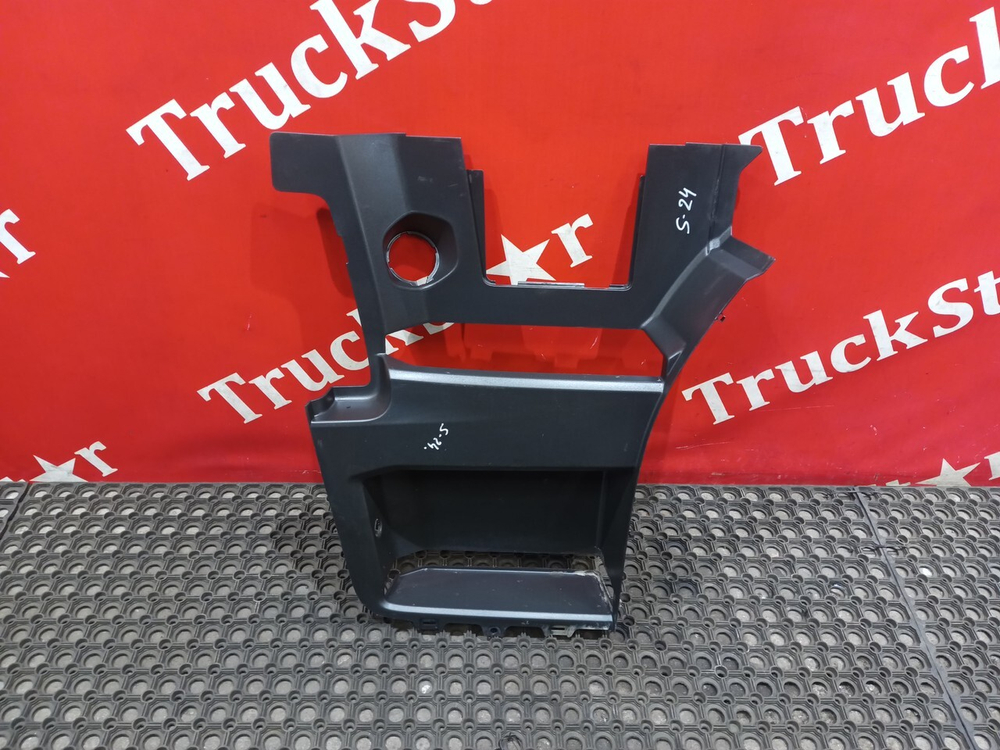 Корпус подножек левый 2021г.